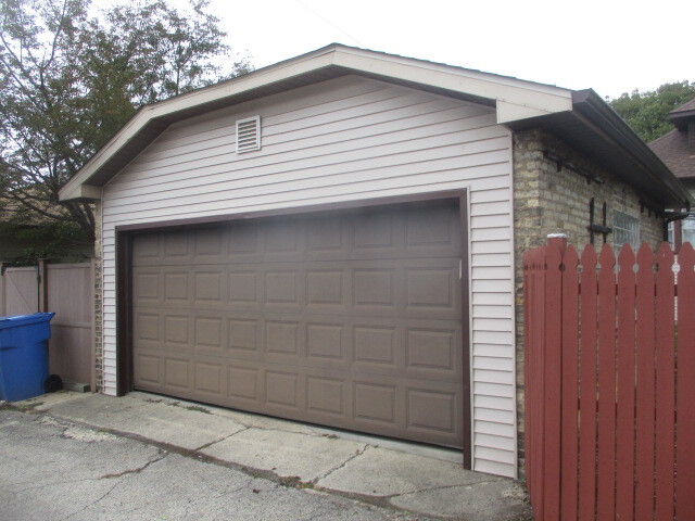 2509 W Morse Avenue, Chicago, IL 60645