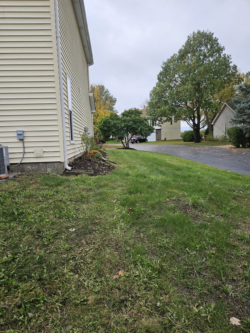 2021 Aspen Drive, Woodstock, IL 60098