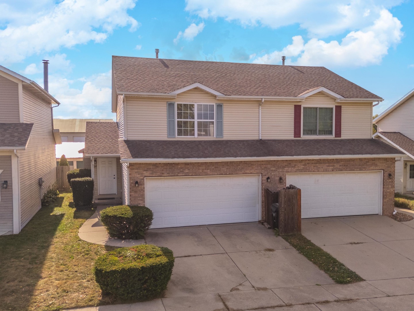 26 Vermont Avenue, Bloomington, IL 61701