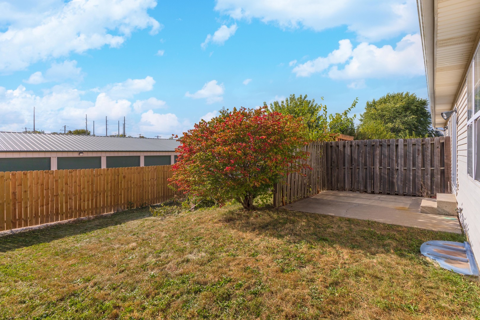 26 Vermont Avenue, Bloomington, IL 61701