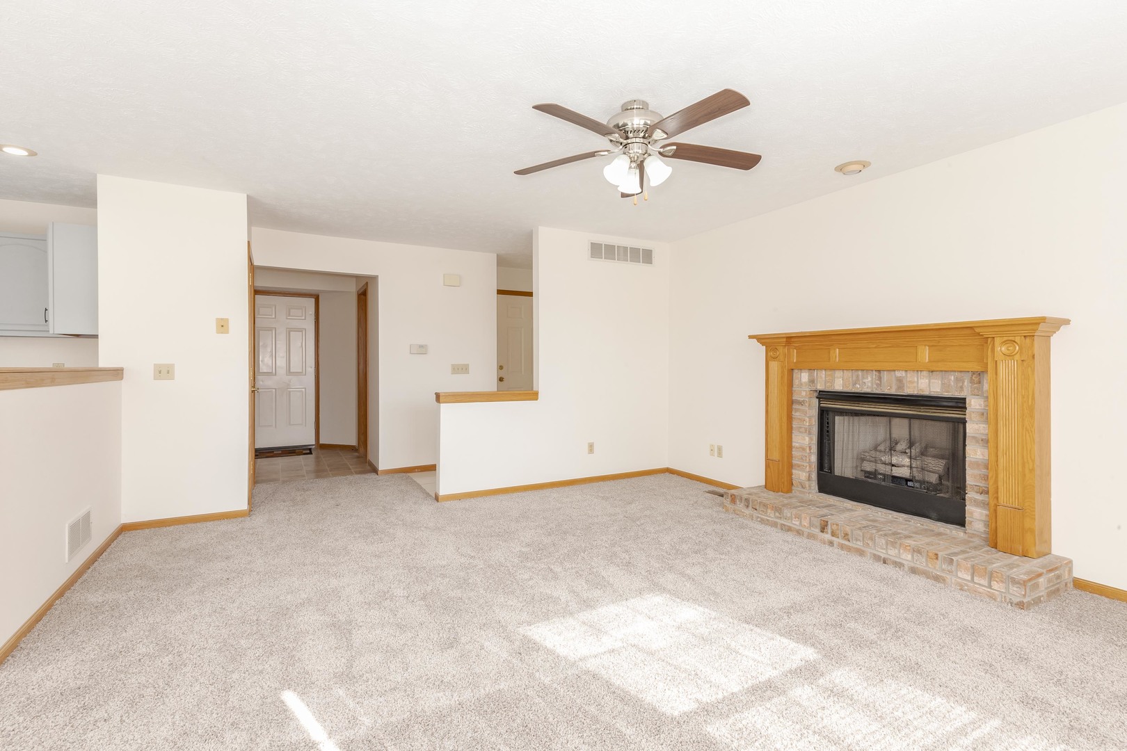 26 Vermont Avenue, Bloomington, IL 61701