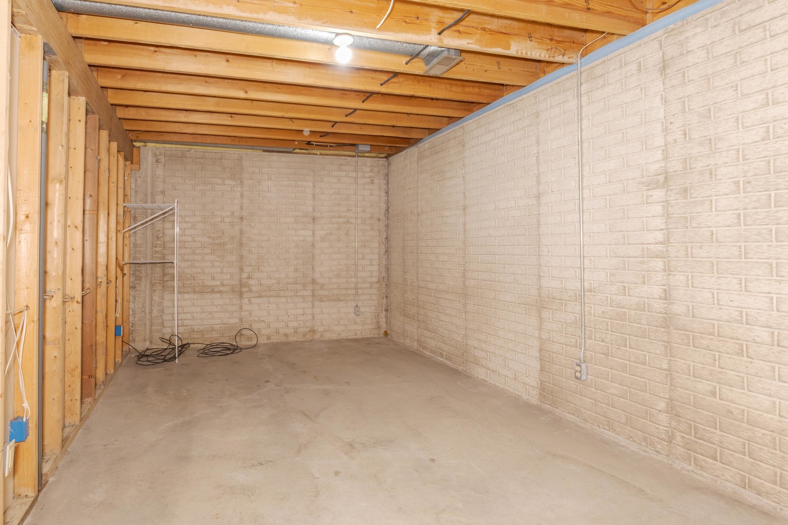 26 Vermont Avenue, Bloomington, IL 61701