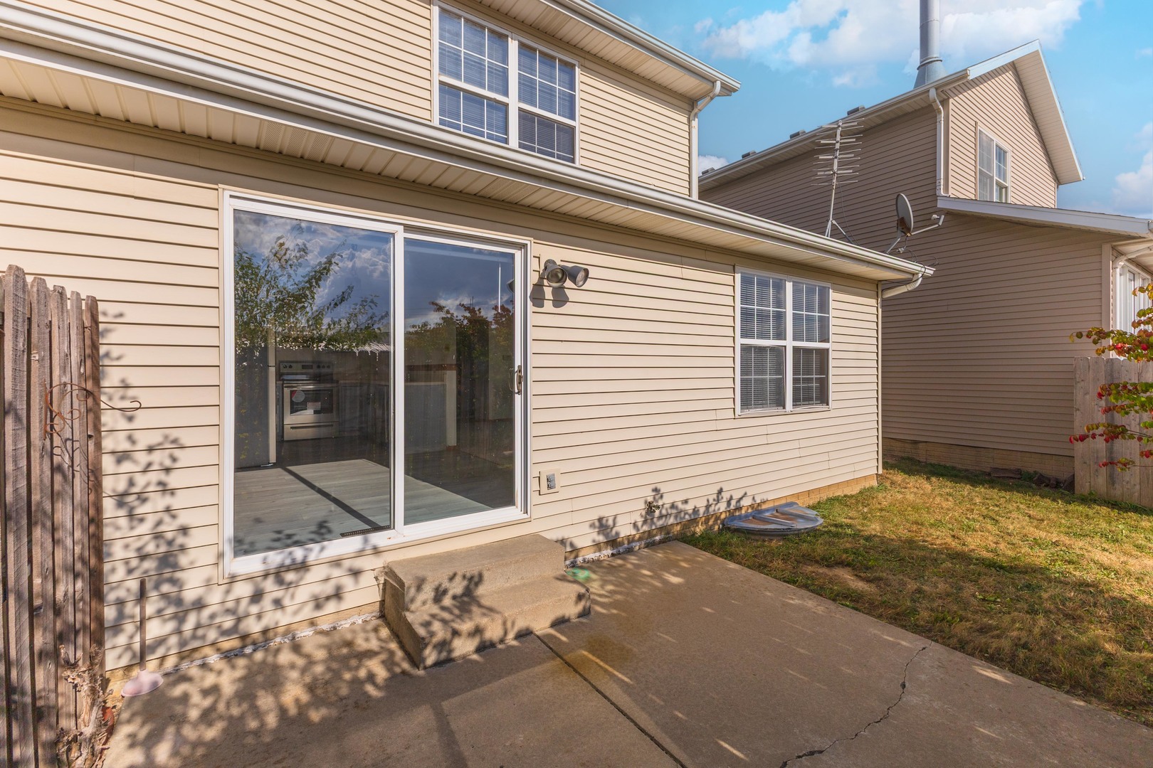 26 Vermont Avenue, Bloomington, IL 61701