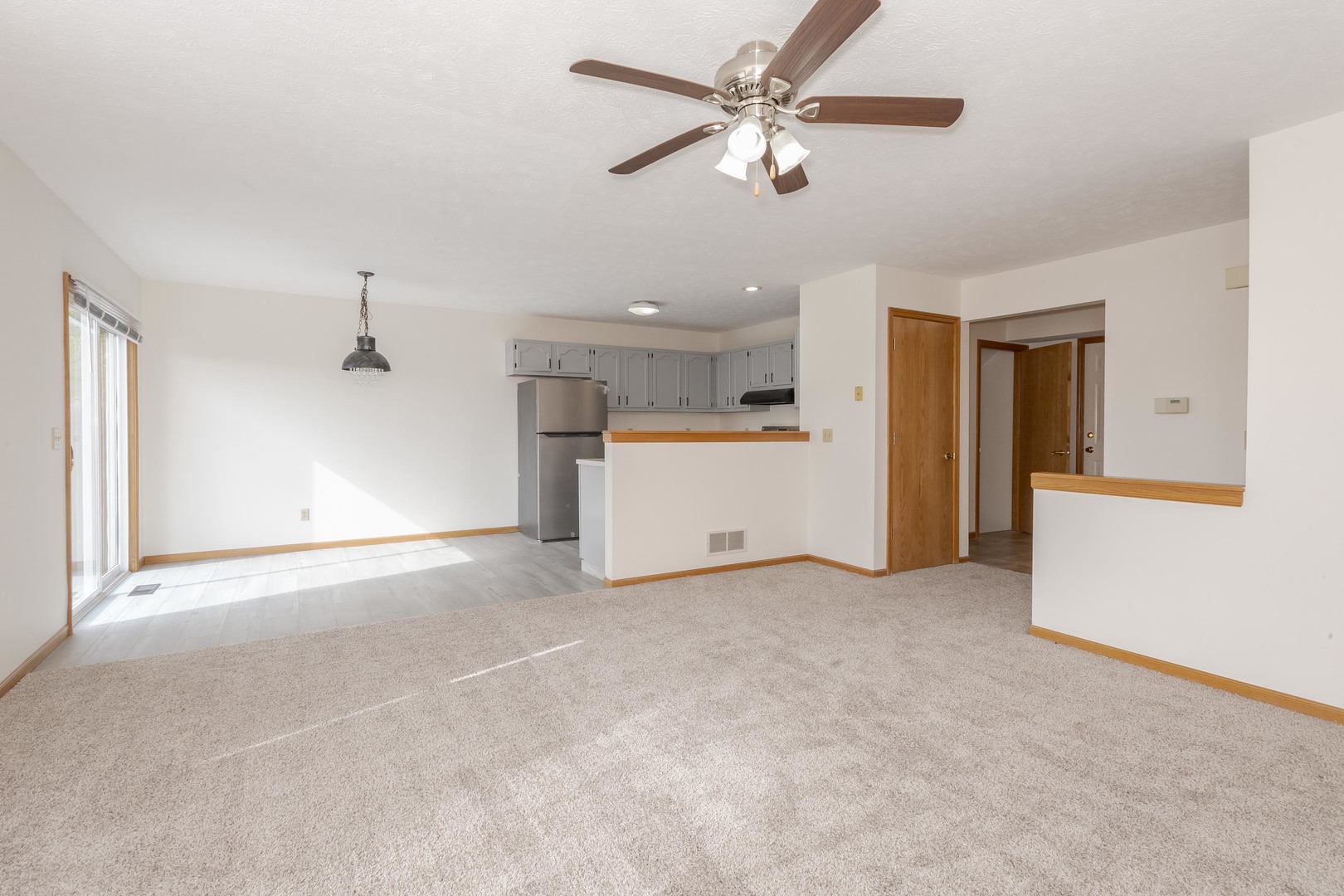 26 Vermont Avenue, Bloomington, IL 61701