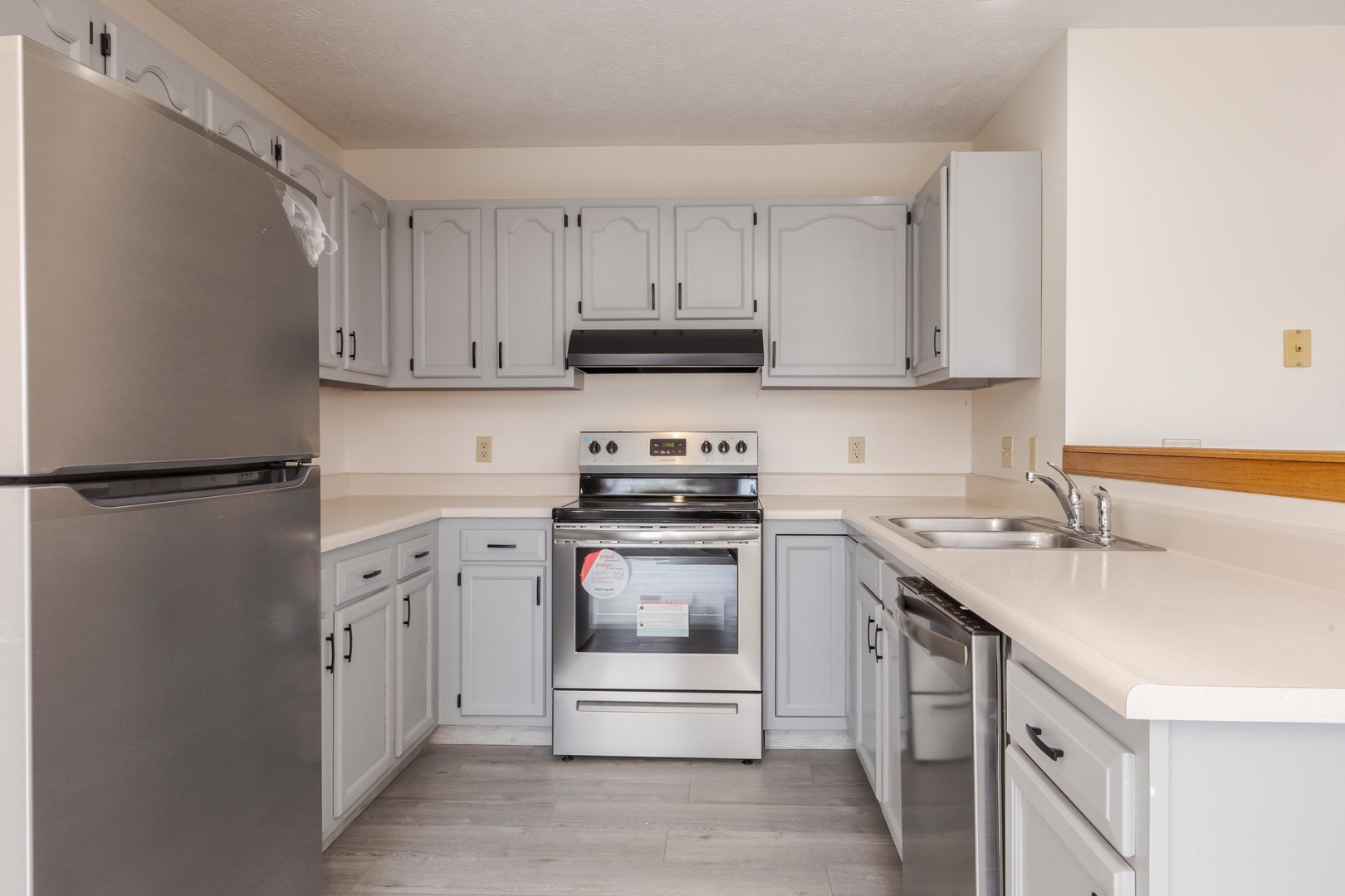 26 Vermont Avenue, Bloomington, IL 61701