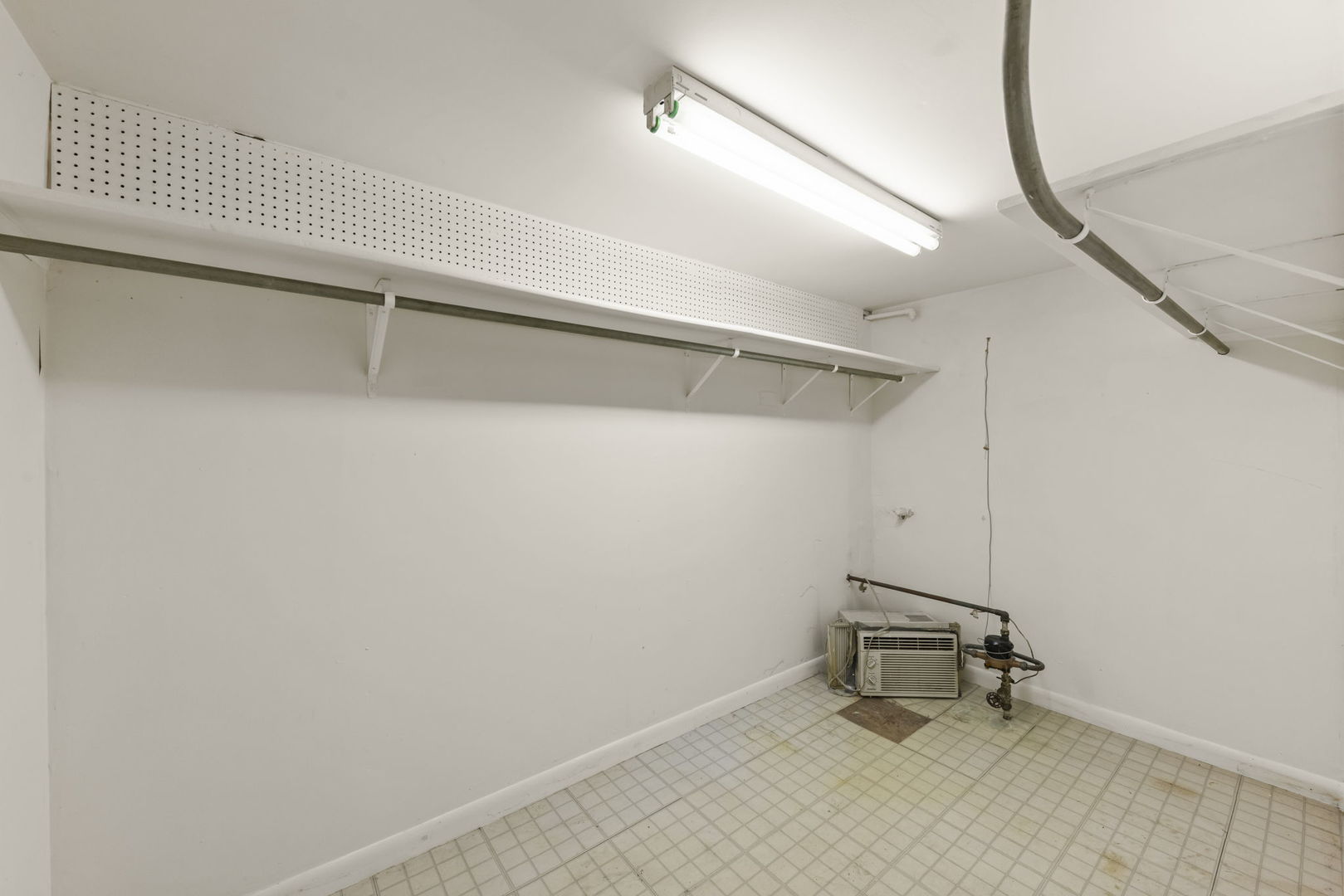 25 E Parkside Avenue, Lombard, IL 60148