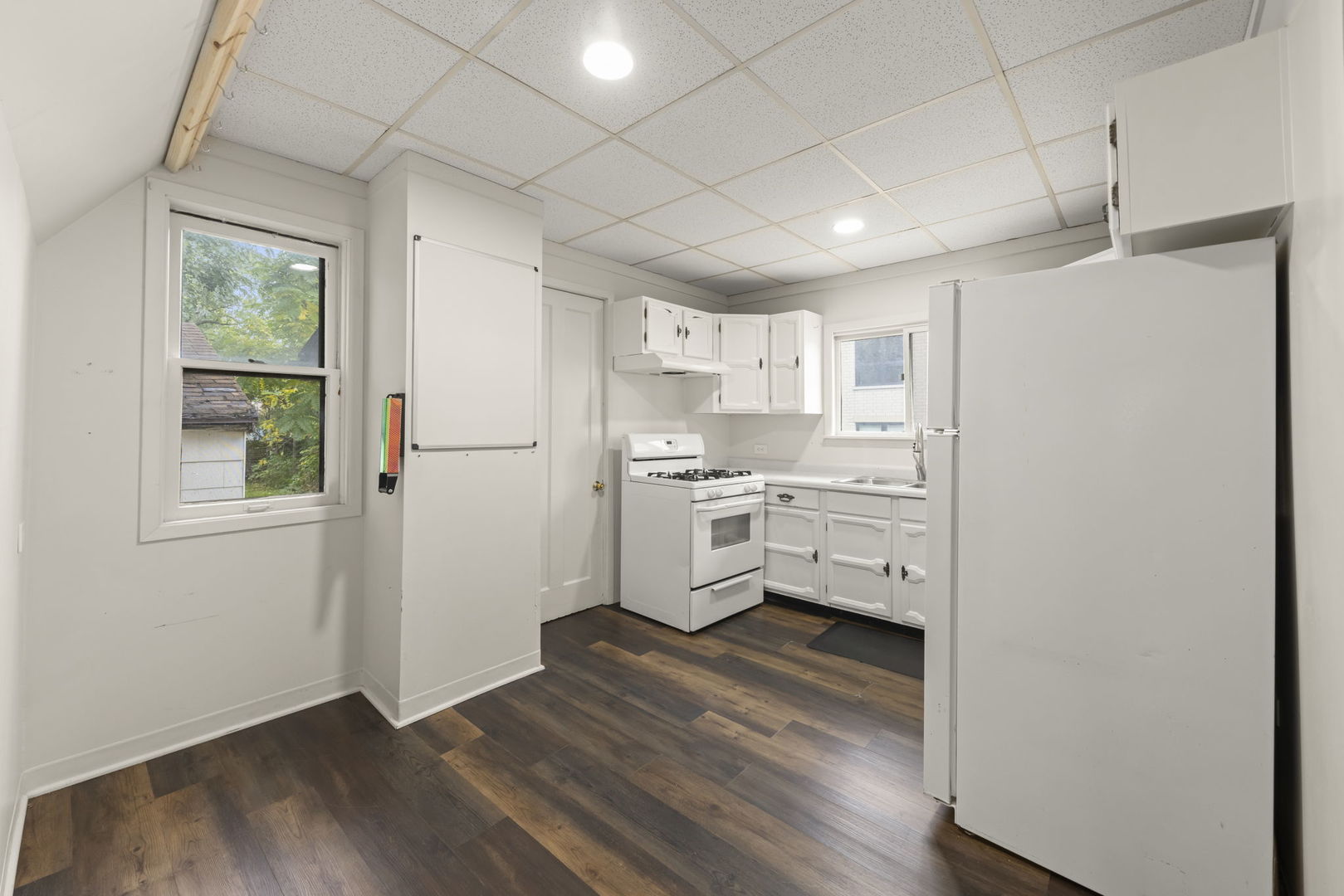 25 E Parkside Avenue, Lombard, IL 60148