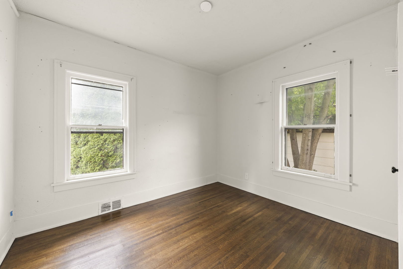 25 E Parkside Avenue, Lombard, IL 60148