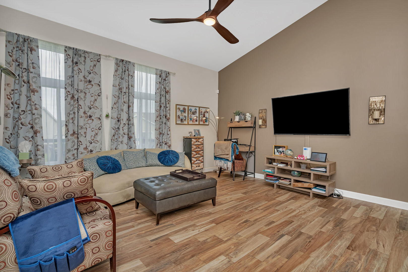 26436 W Spur Court, Channahon, IL 60410