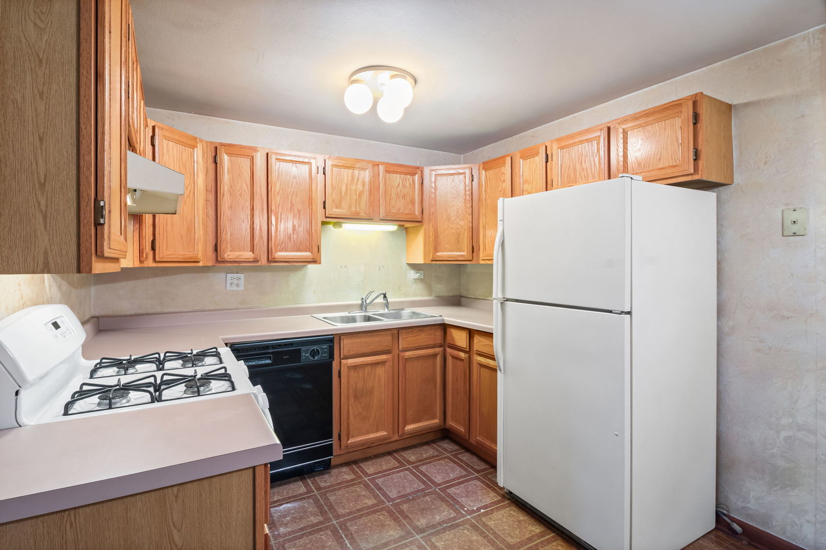 1336 Wakeby Lane #1336, Schaumburg, IL 60193