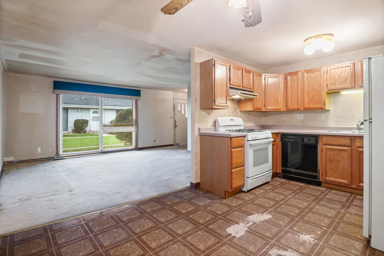 1336 Wakeby Lane #1336, Schaumburg, IL 60193