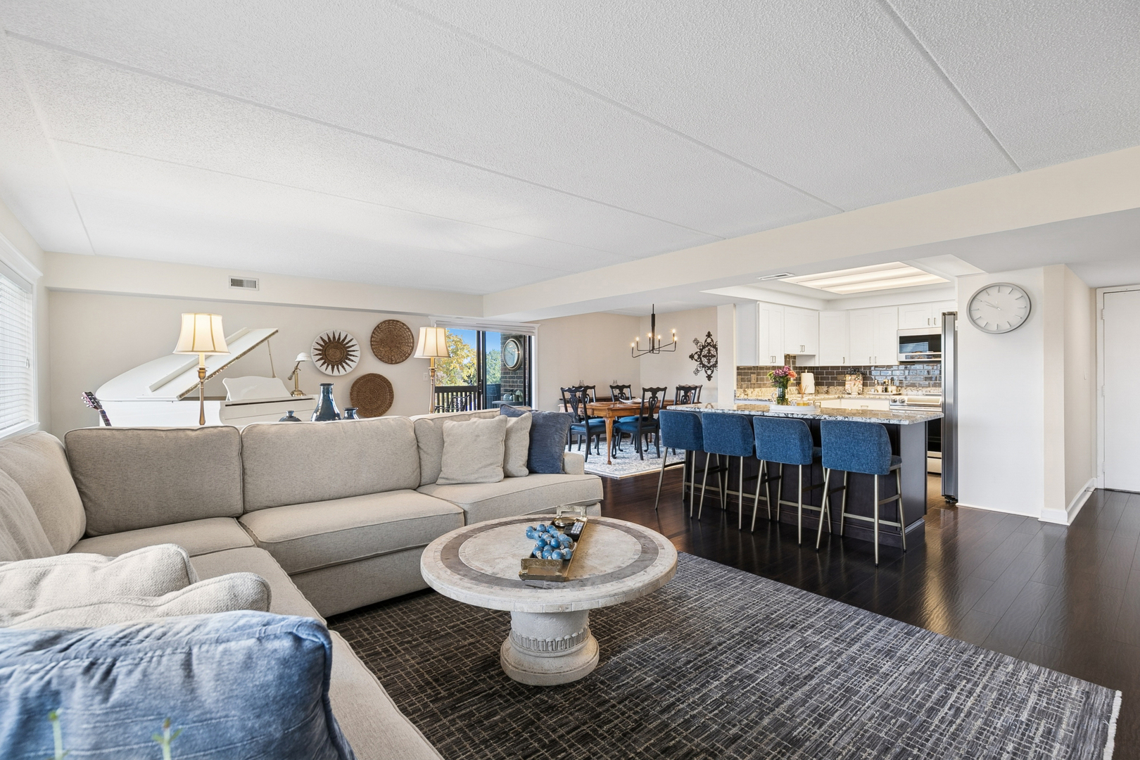 920 Vose Drive #202, Gurnee, IL 60031