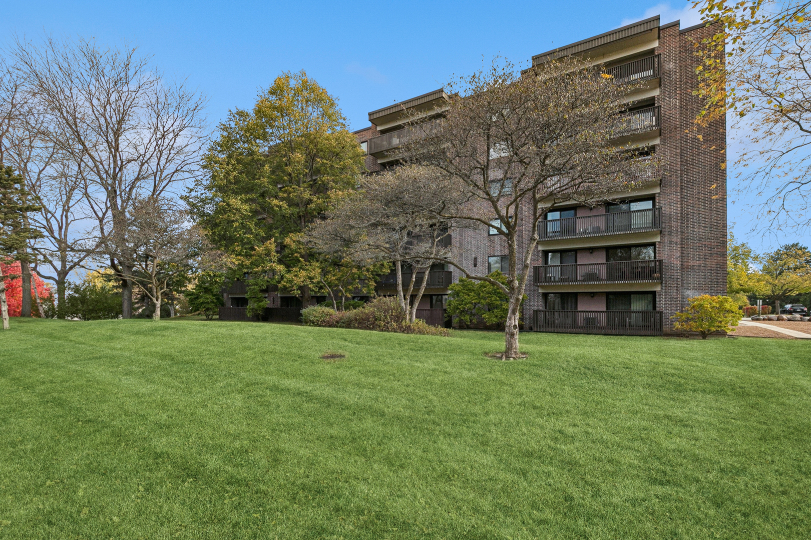 920 Vose Drive #202, Gurnee, IL 60031