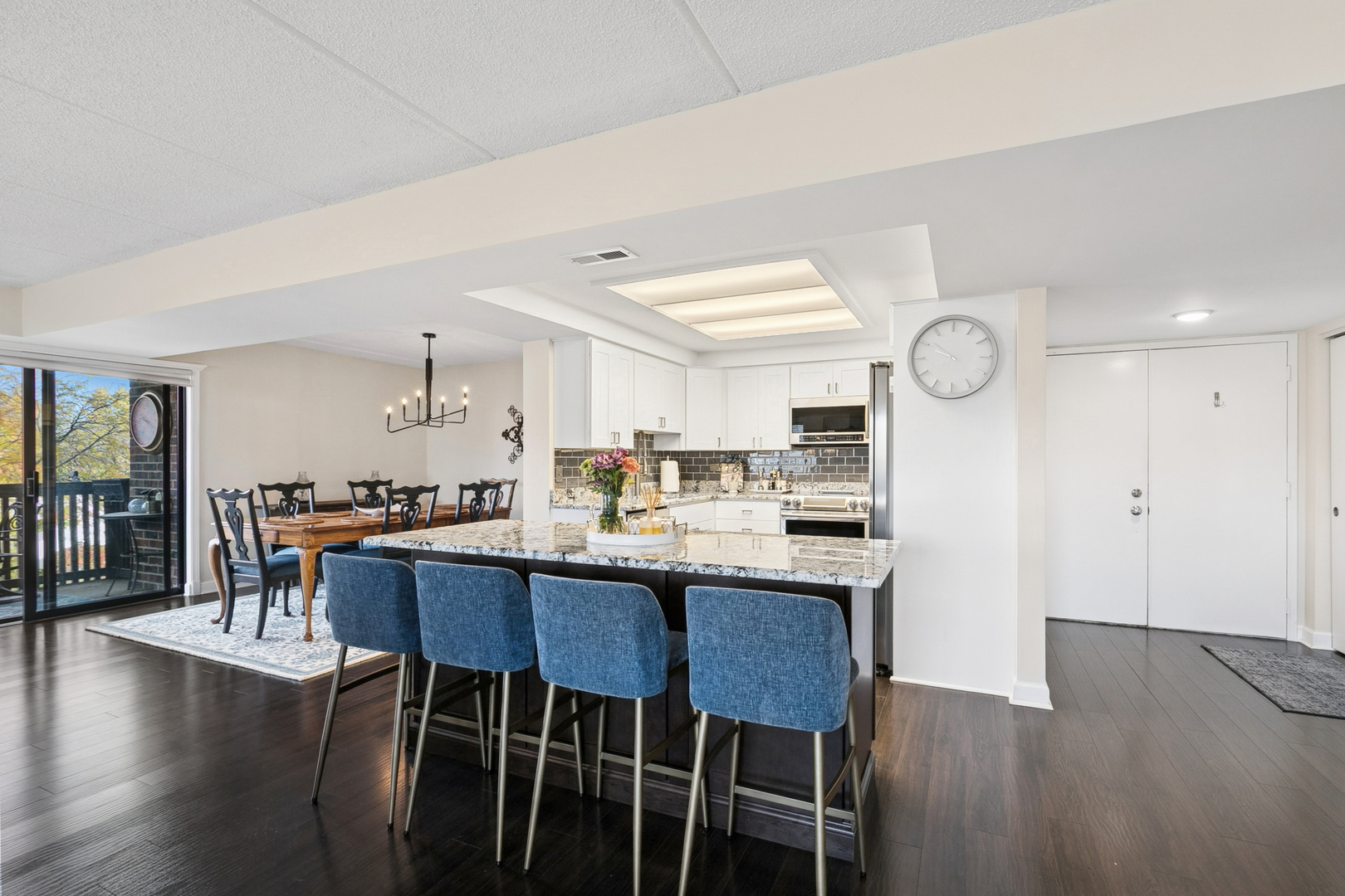 920 Vose Drive #202, Gurnee, IL 60031