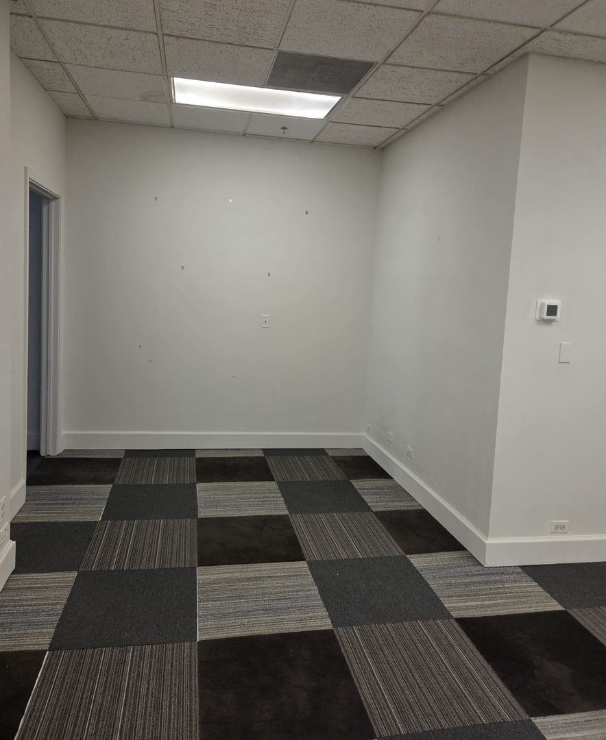 901 Burlington Avenue #209, Western Springs, IL 60558