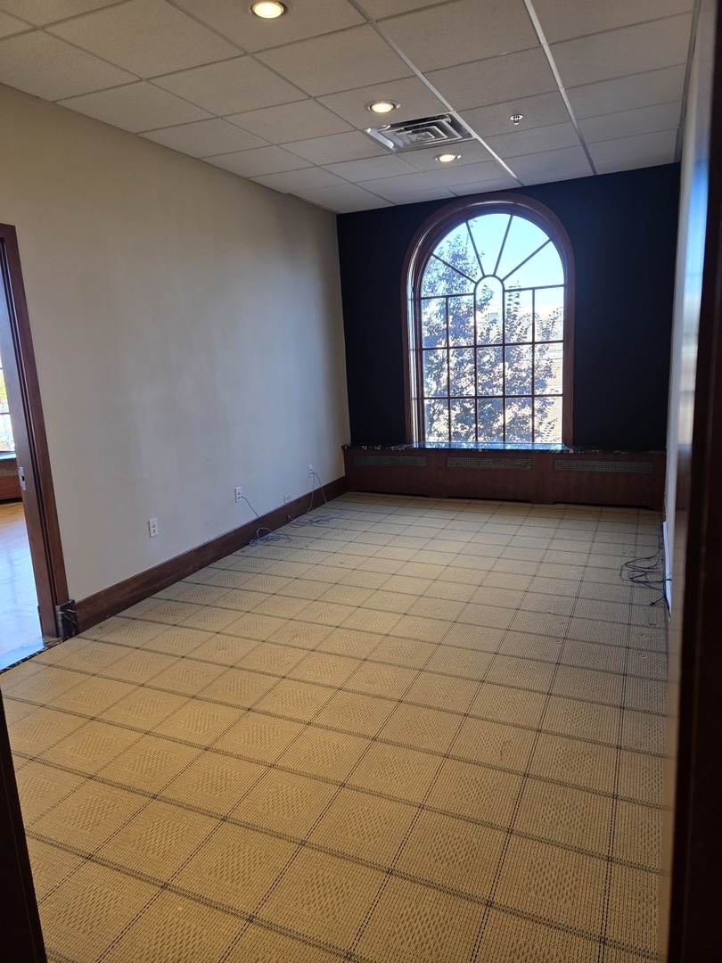 901 Burlington Avenue #200, Western Springs, IL 60558