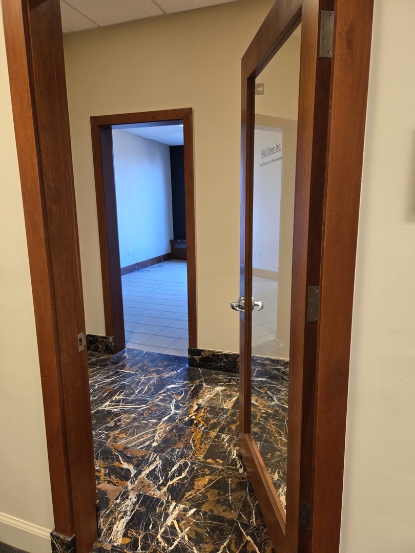 901 Burlington Avenue #200, Western Springs, IL 60558