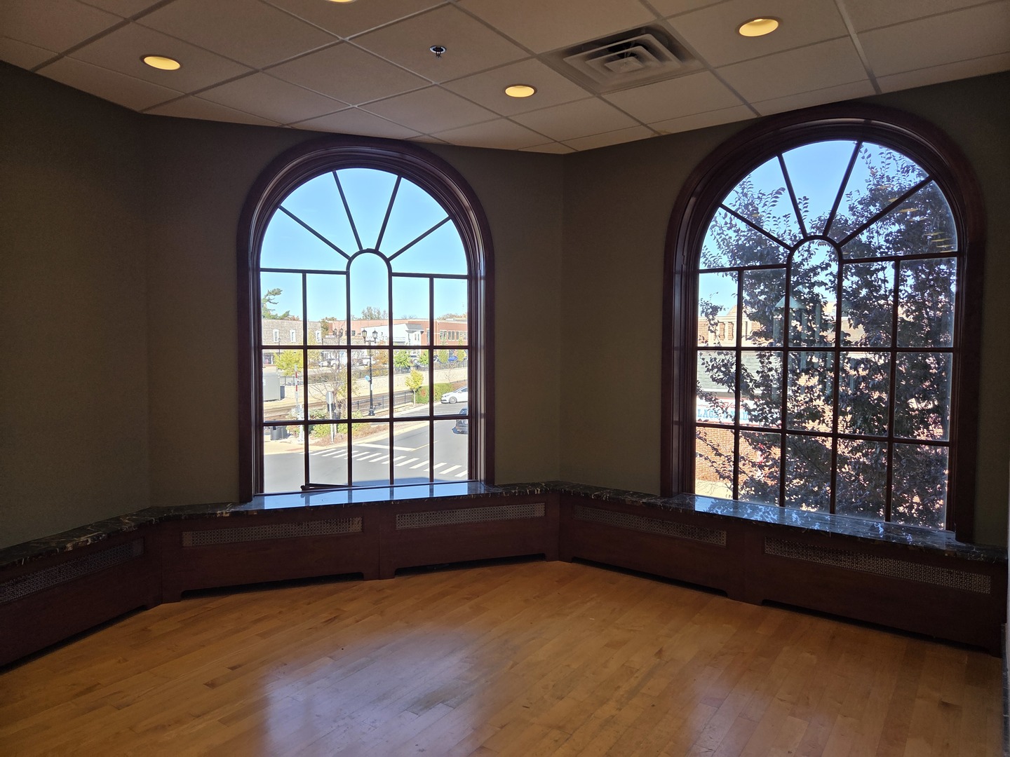 901 Burlington Avenue #200, Western Springs, IL 60558