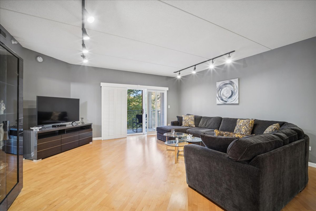 425 Village Green #314, Lincolnshire, IL 60069