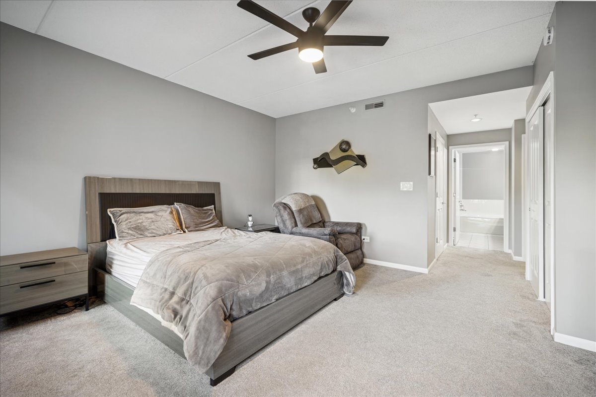 425 Village Green #314, Lincolnshire, IL 60069