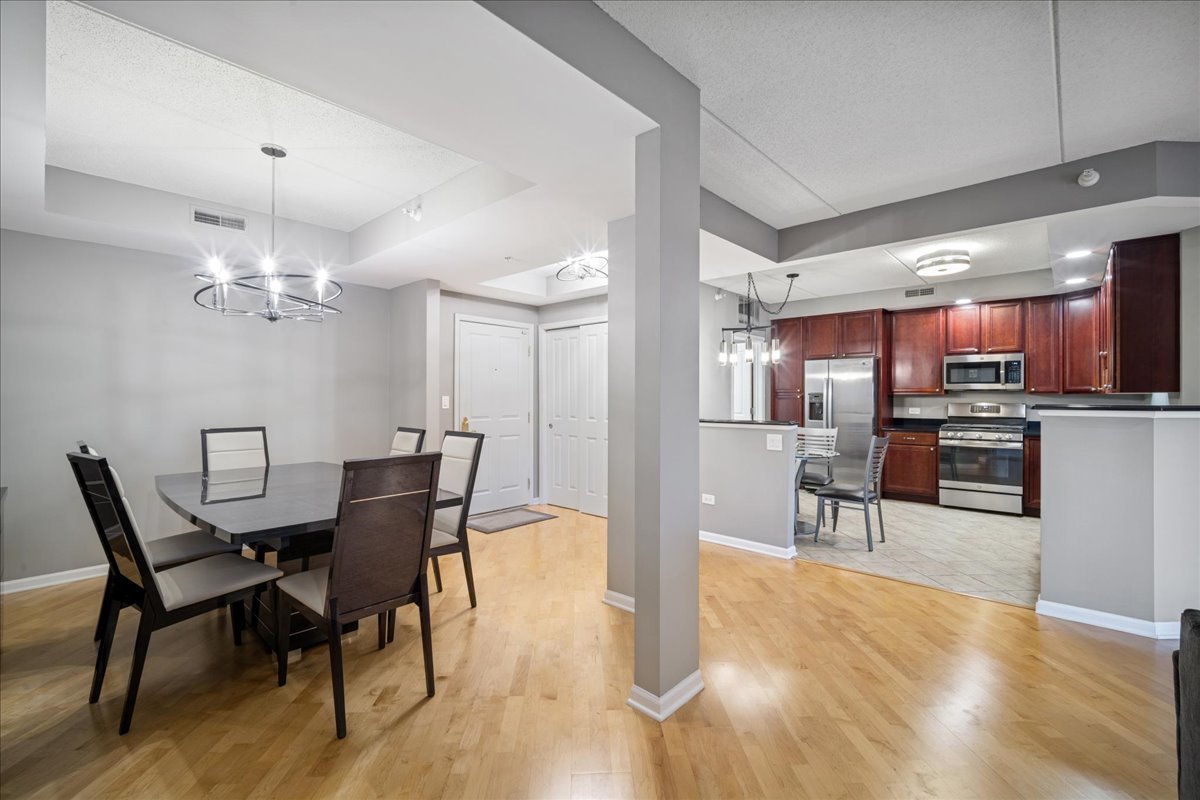 425 Village Green #314, Lincolnshire, IL 60069