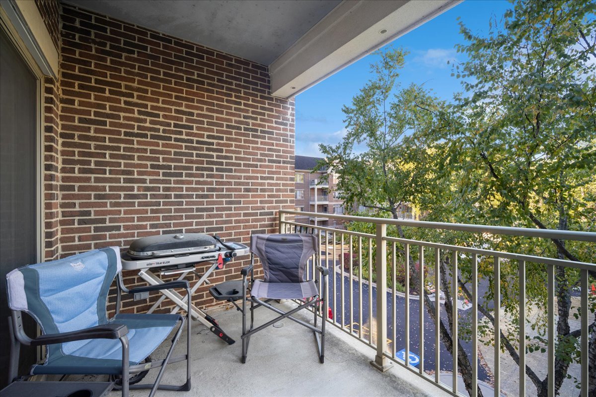 425 Village Green #314, Lincolnshire, IL 60069