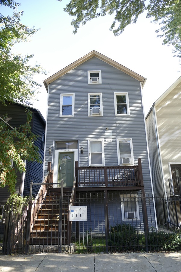 1729 N Fairfield Avenue #2, Chicago, IL 60647