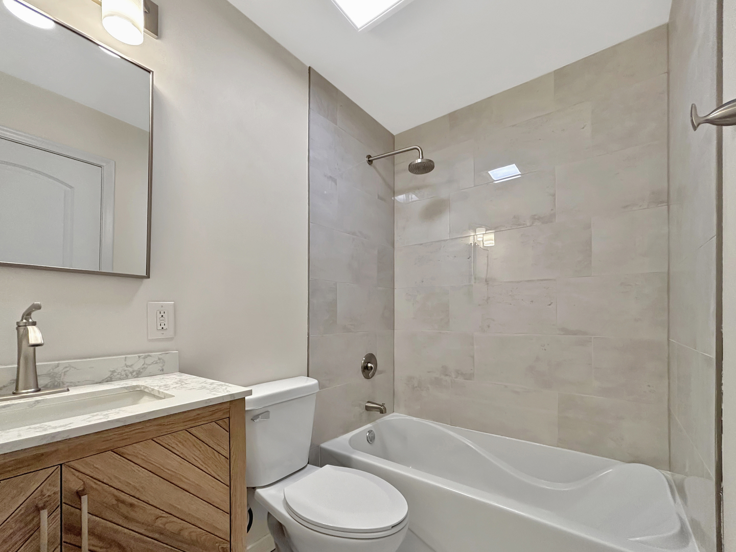 1409 N Seminary Avenue, Woodstock, IL 60098