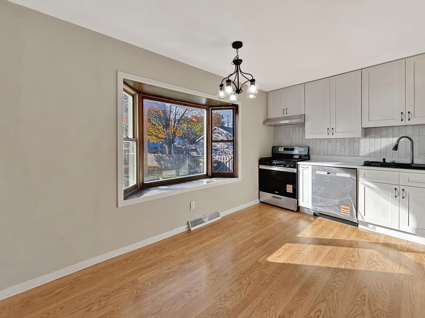1409 N Seminary Avenue, Woodstock, IL 60098