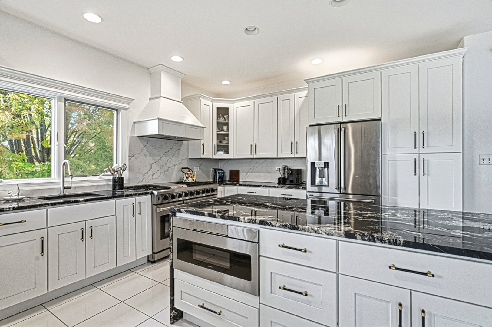 220 Santos Avenue, Minooka, IL 60447