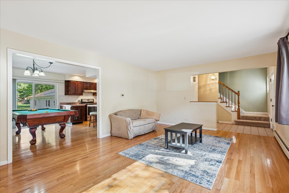 58 E Division Street, Villa Park, IL 60181