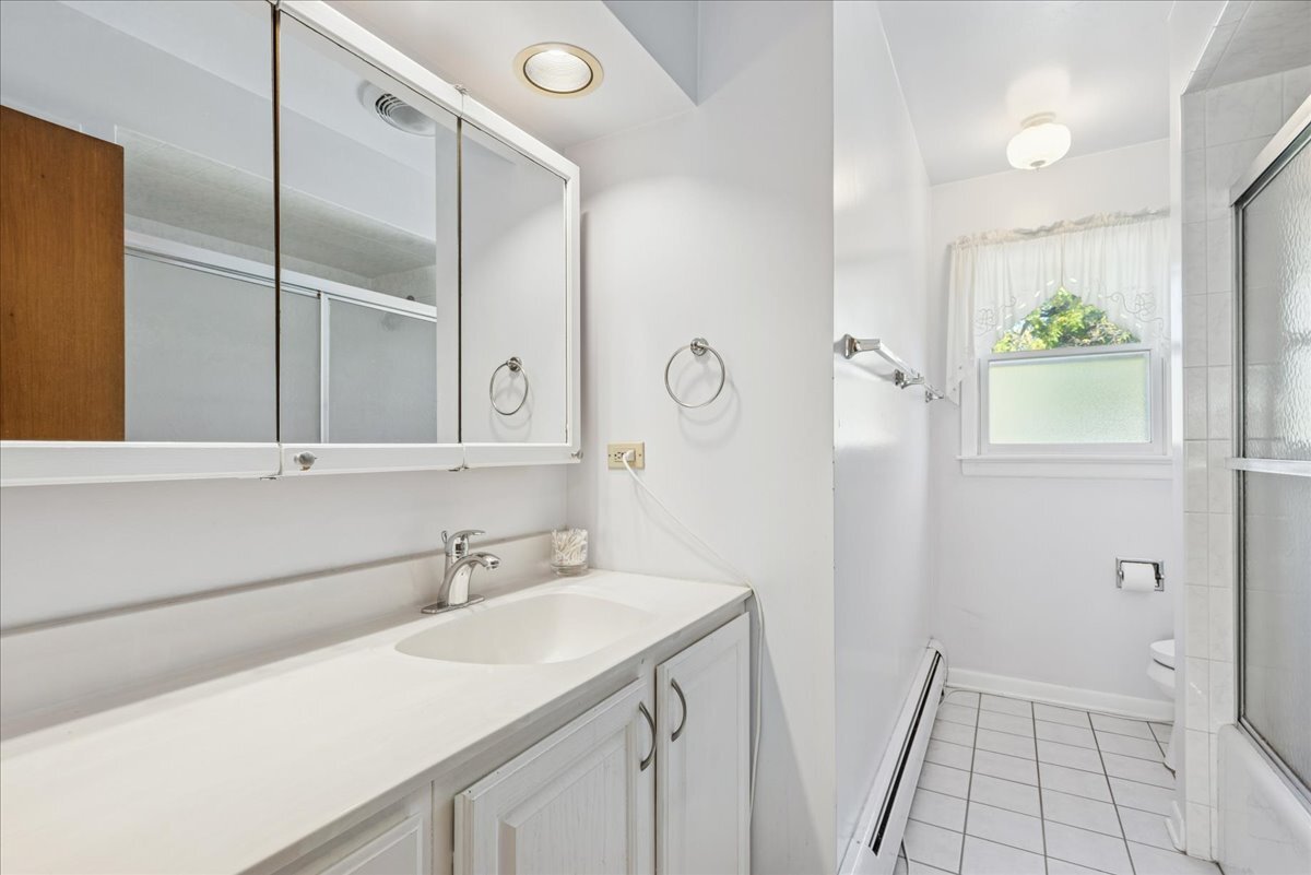 58 E Division Street, Villa Park, IL 60181