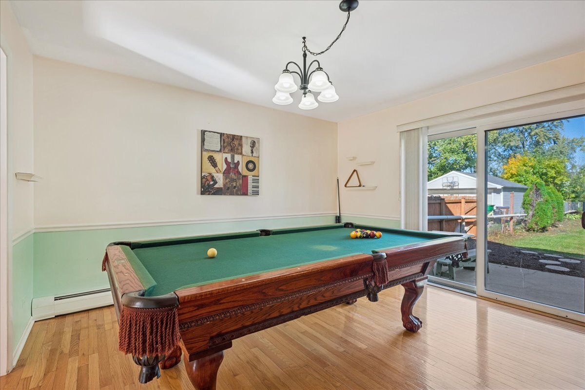 58 E Division Street, Villa Park, IL 60181