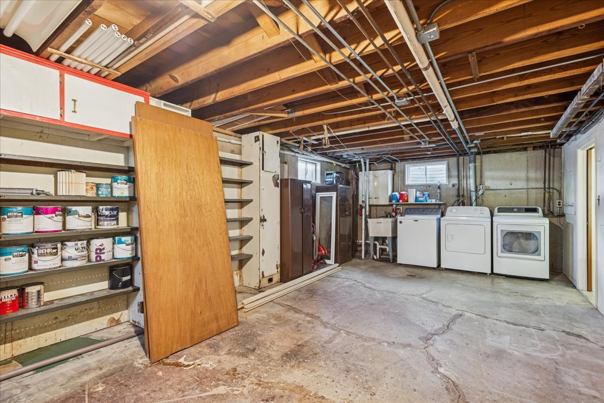 58 E Division Street, Villa Park, IL 60181