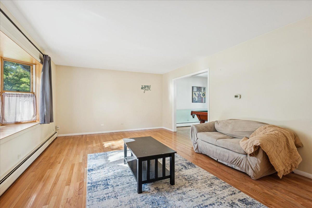 58 E Division Street, Villa Park, IL 60181