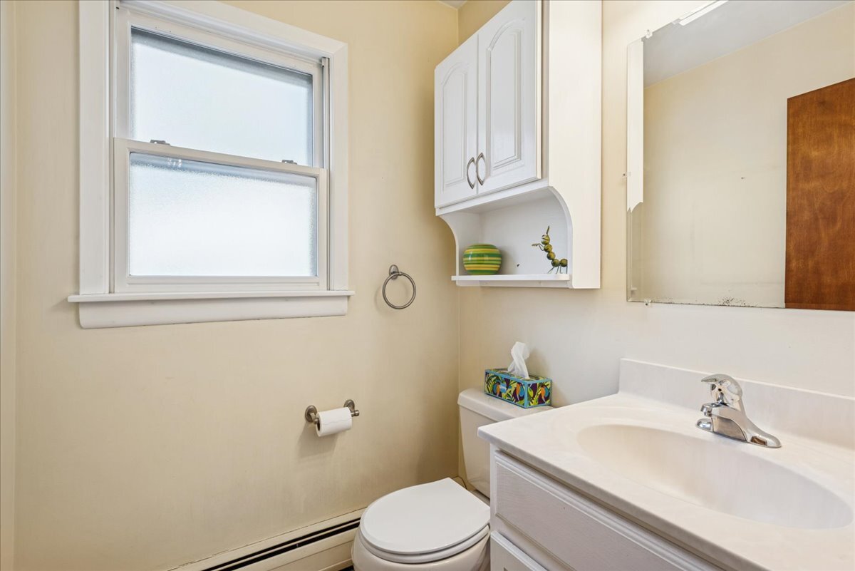 58 E Division Street, Villa Park, IL 60181