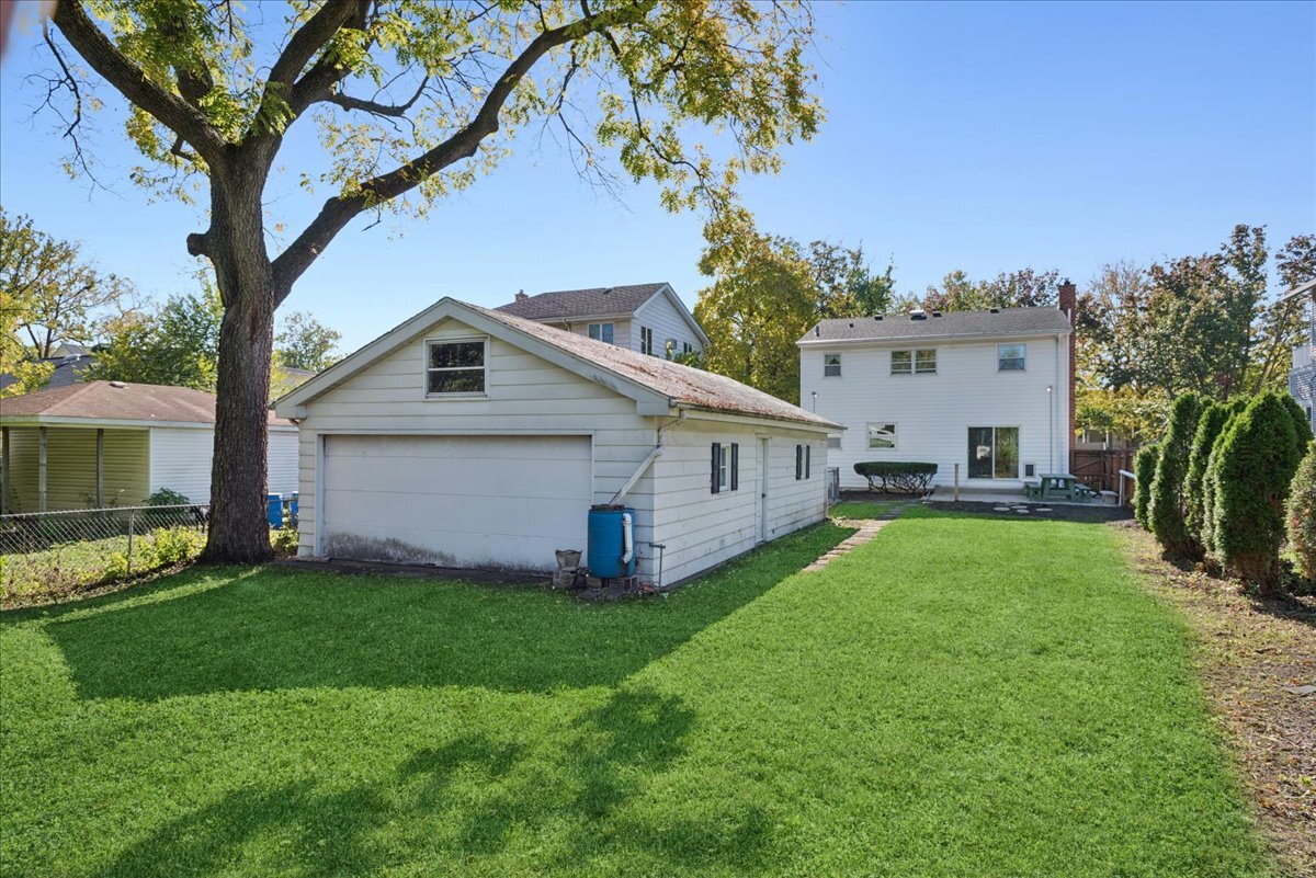 58 E Division Street, Villa Park, IL 60181