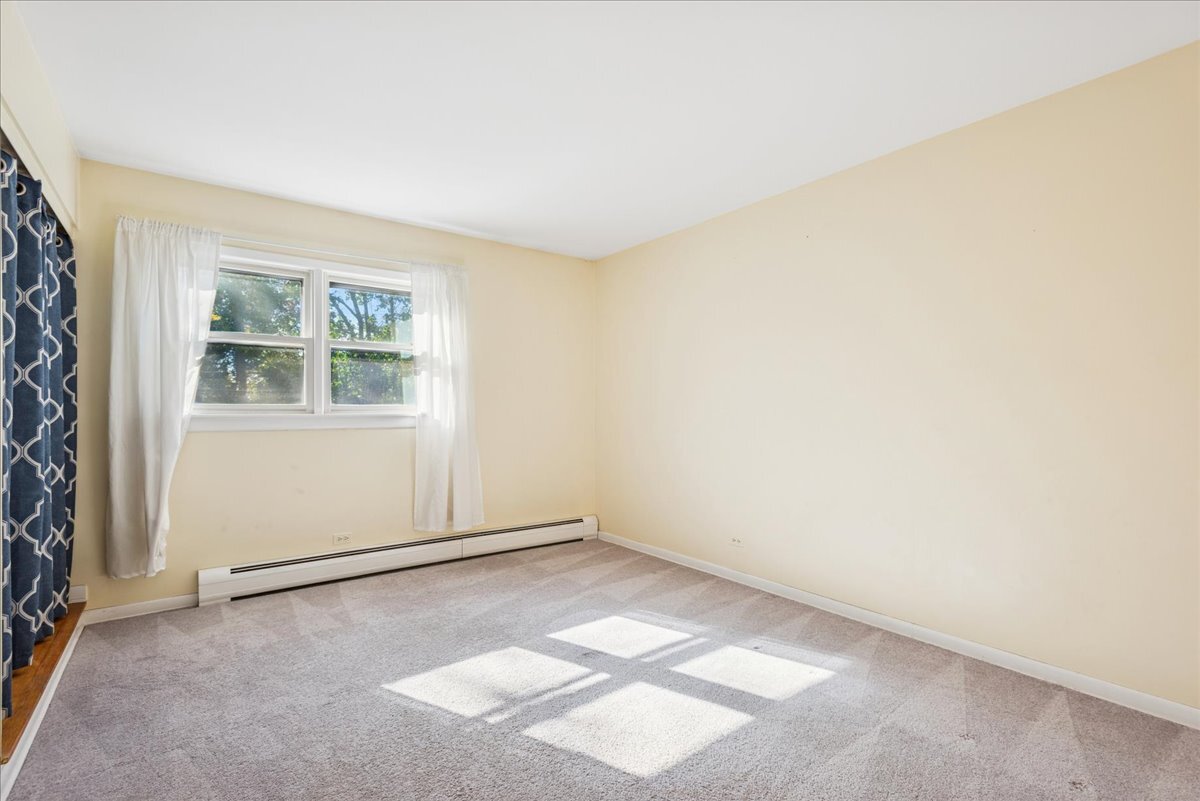 58 E Division Street, Villa Park, IL 60181