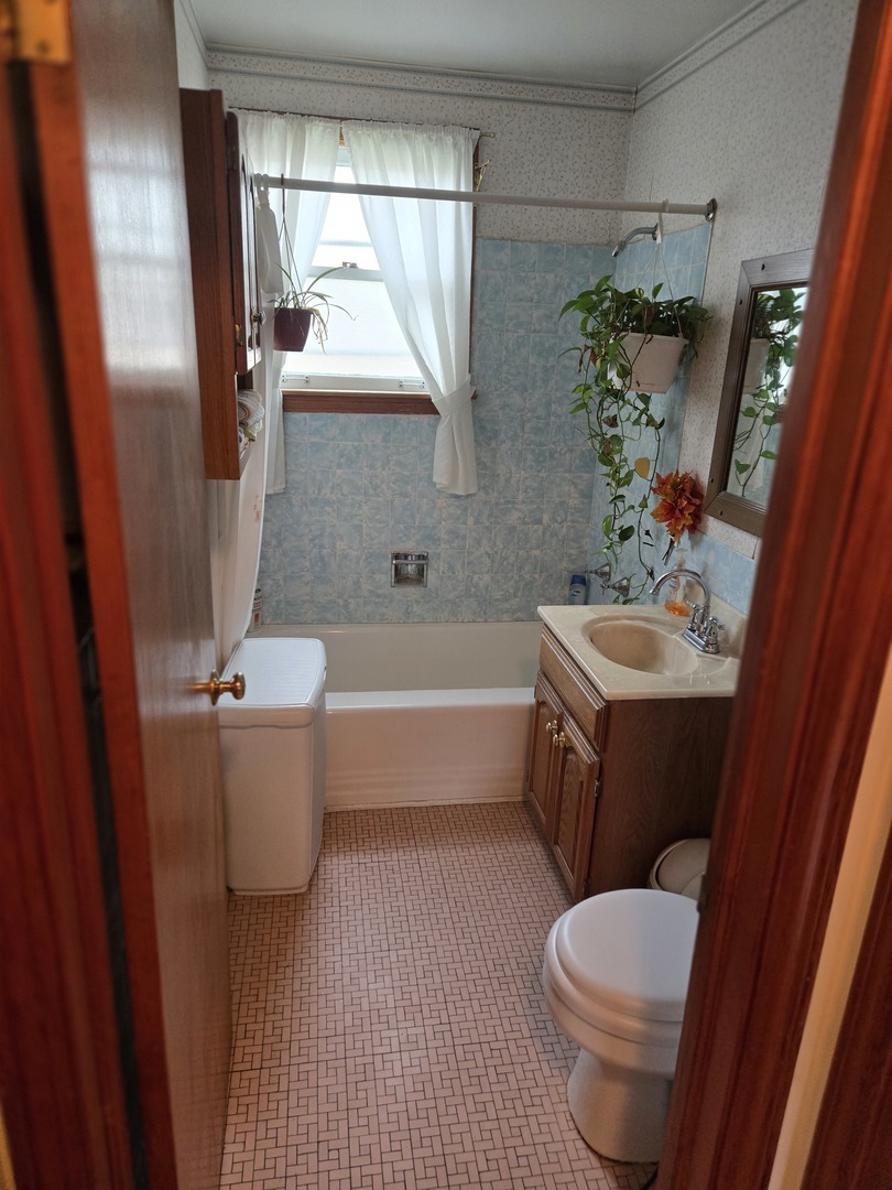 3421 Sunset Lane, Franklin Park, IL 60131
