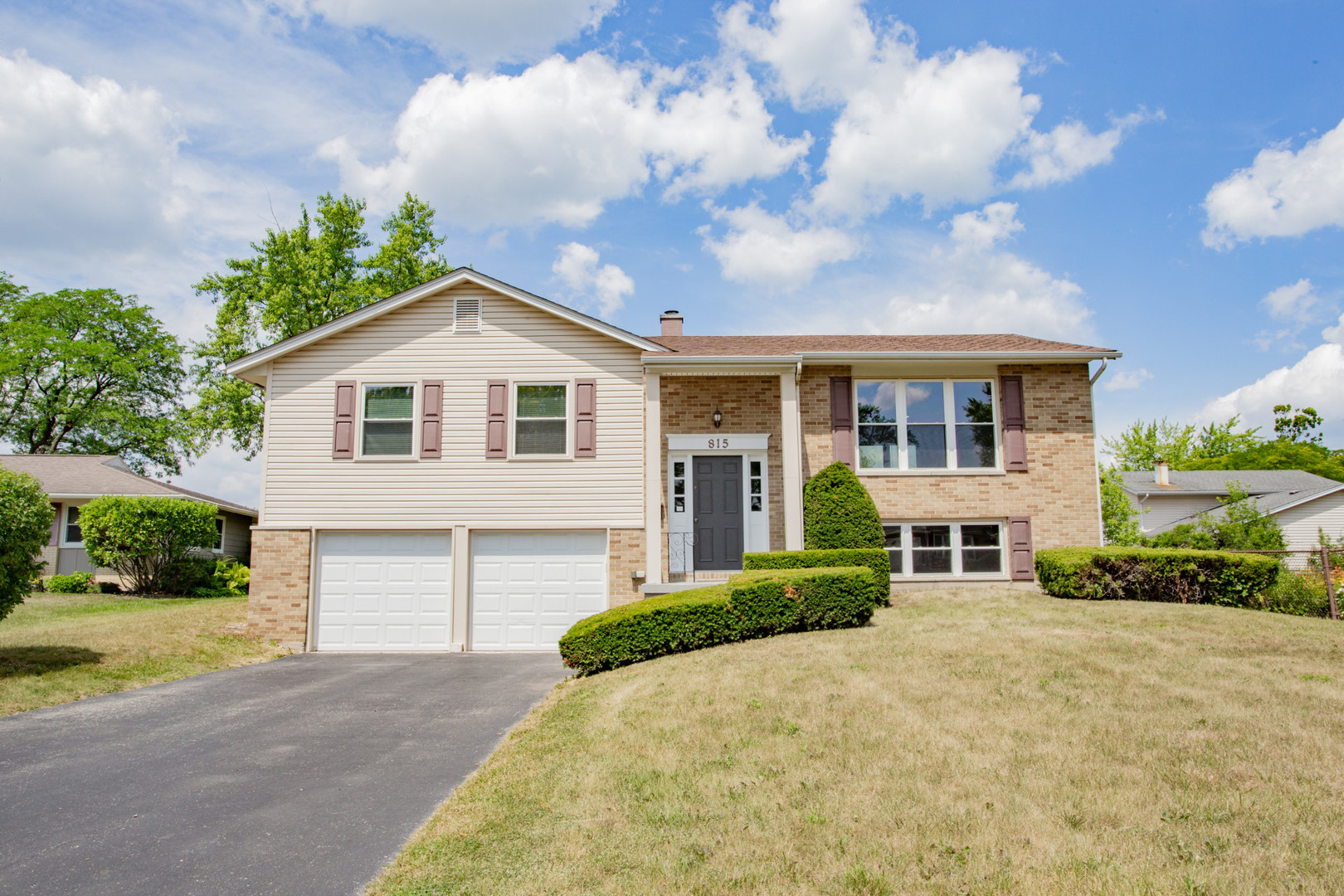 815 Concord Cove, Hoffman Estates, IL 60192