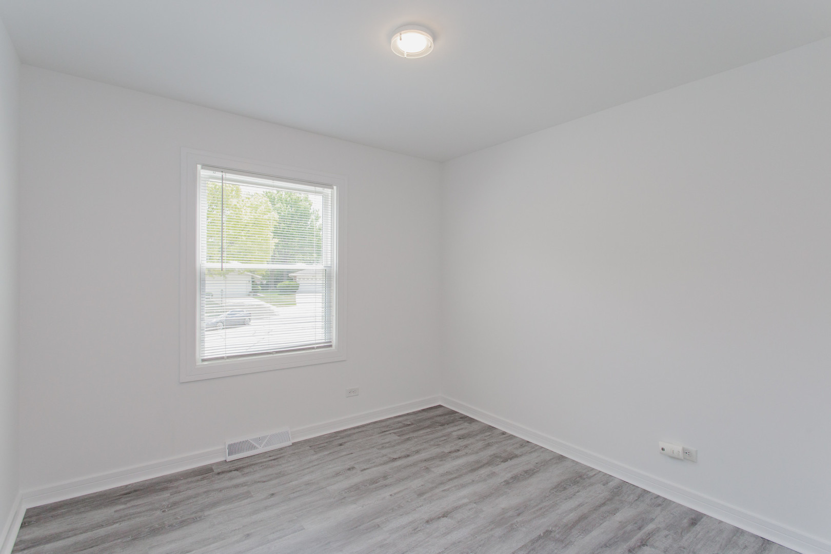 815 Concord Cove, Hoffman Estates, IL 60192