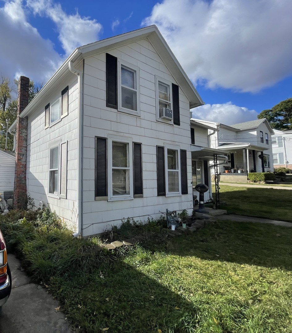 328 W Locust Street, Lanark, IL 61046