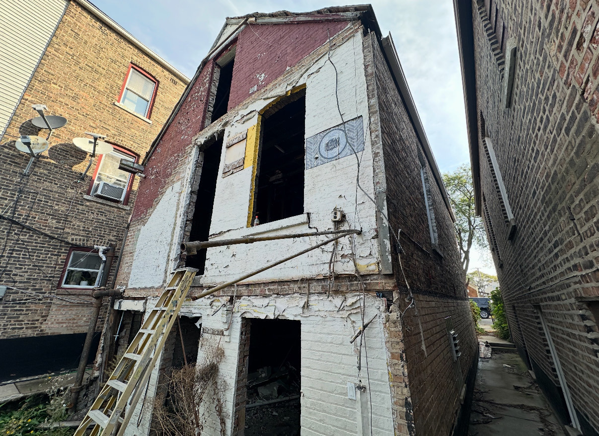 3040 S Homan Avenue, Chicago, IL 60623