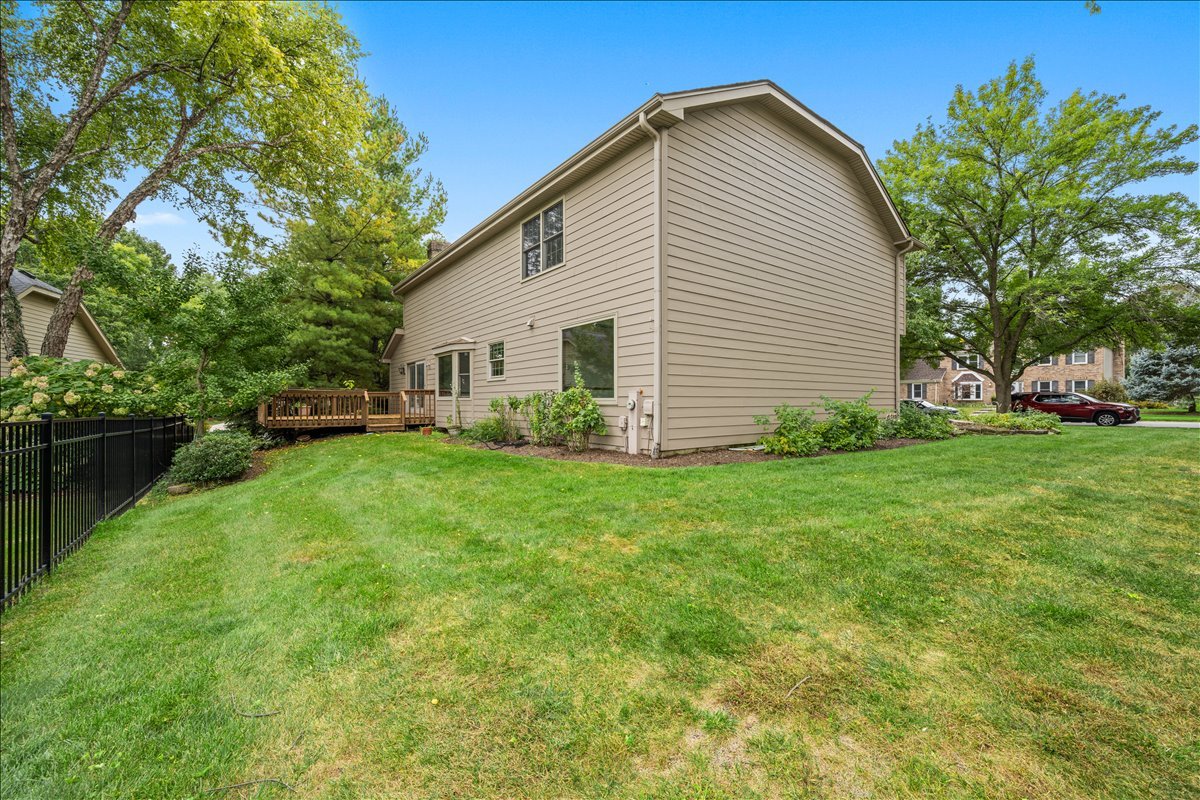 2280 Barth Drive, Naperville, IL 60565