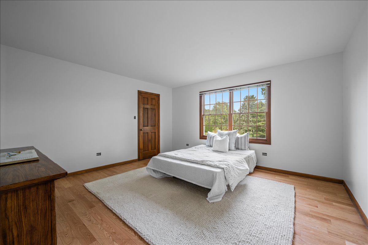2280 Barth Drive, Naperville, IL 60565
