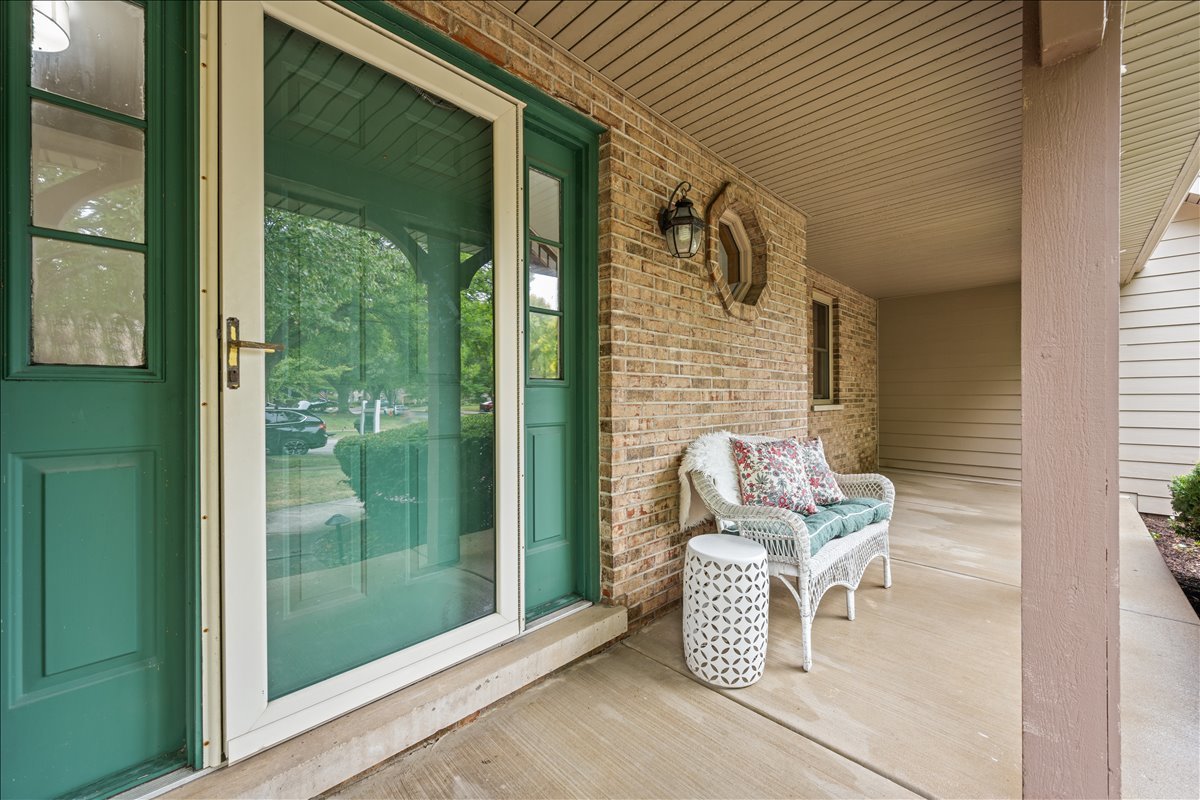 2280 Barth Drive, Naperville, IL 60565