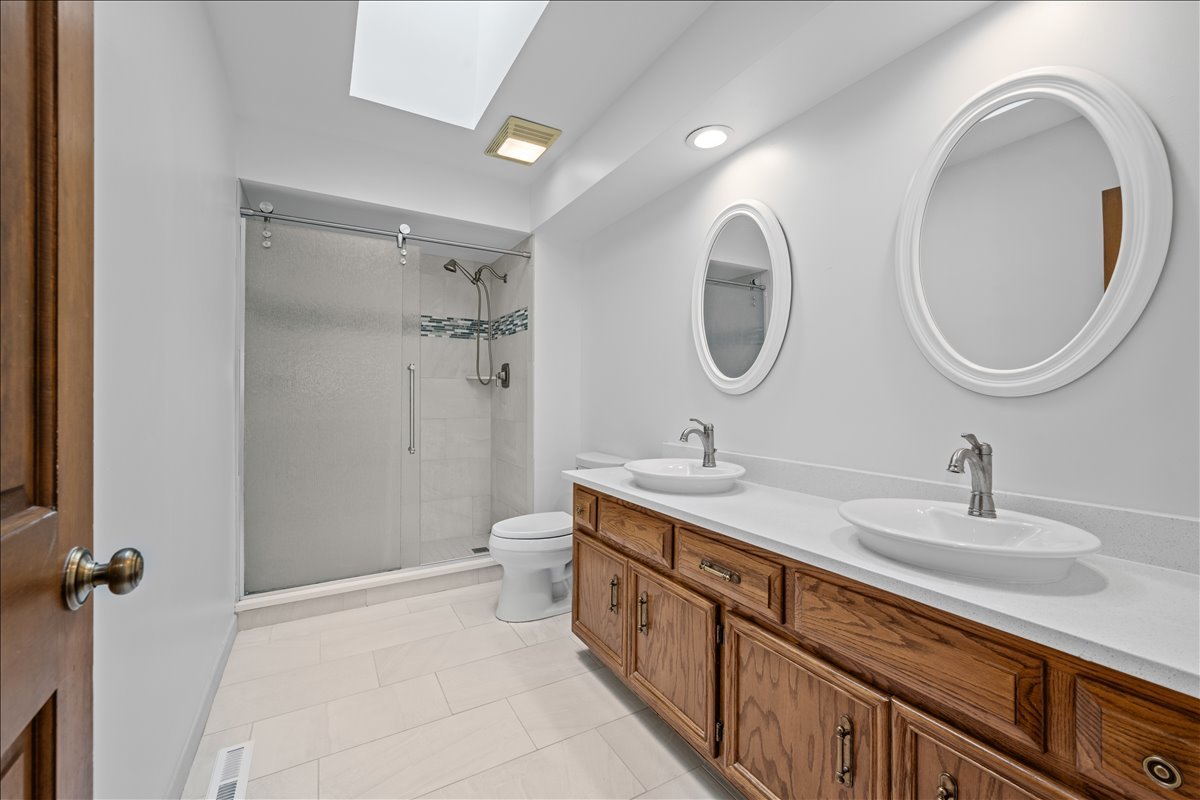2280 Barth Drive, Naperville, IL 60565