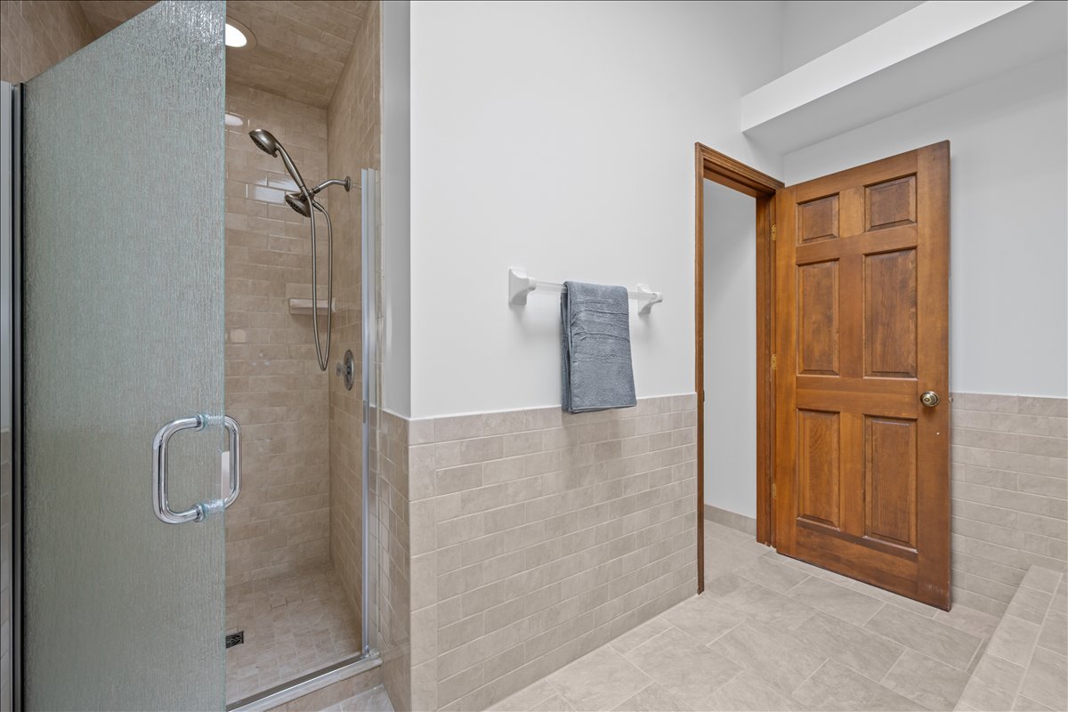 2280 Barth Drive, Naperville, IL 60565