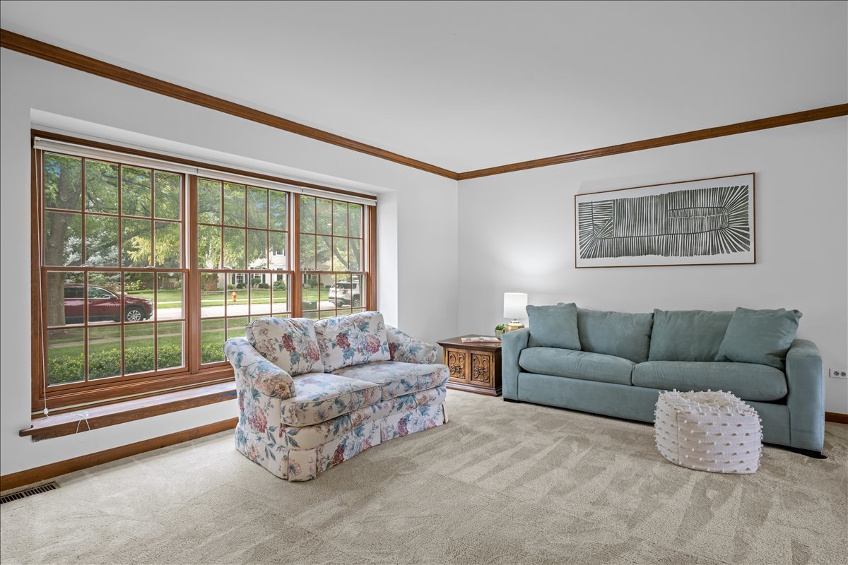 2280 Barth Drive, Naperville, IL 60565