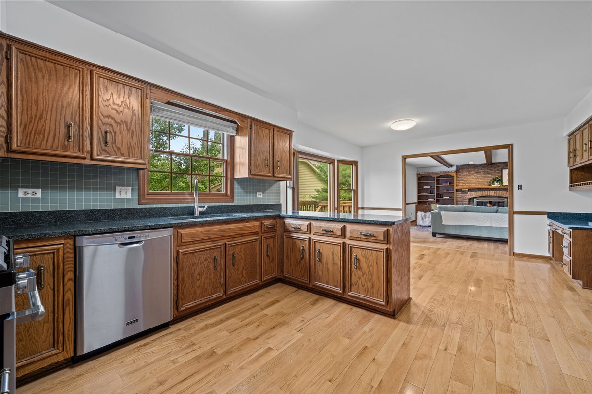 2280 Barth Drive, Naperville, IL 60565